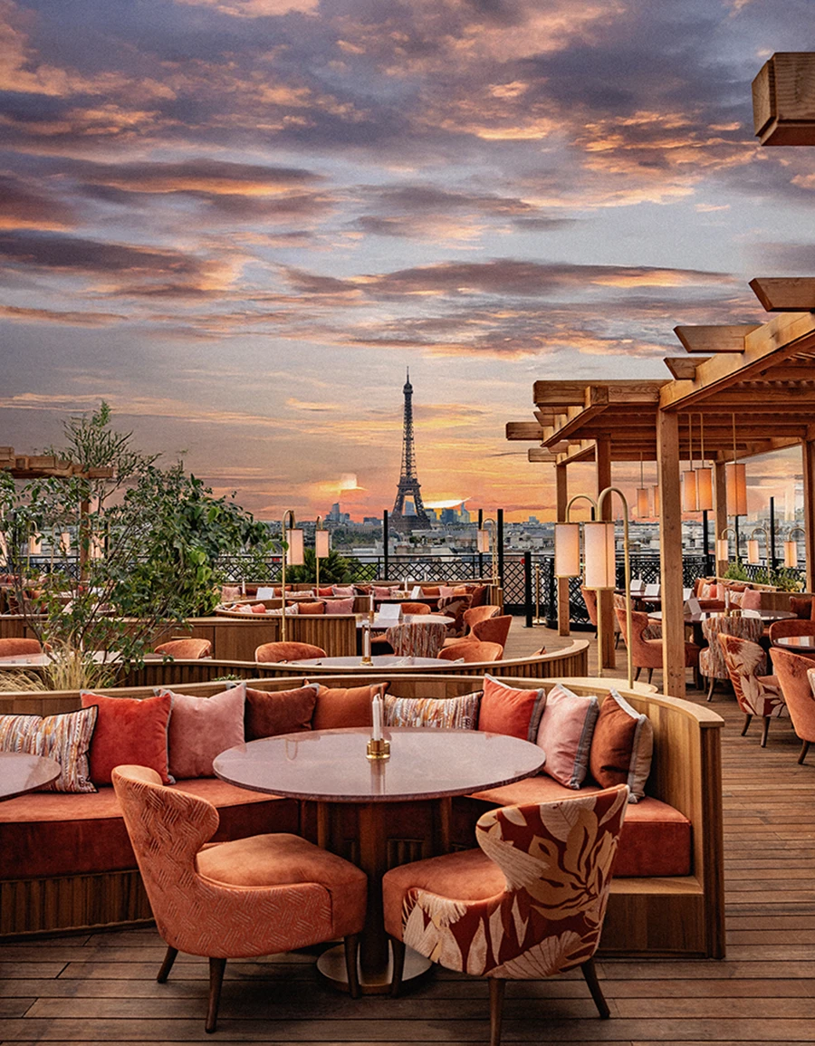 <p>THE ROOFTOP!<br><em>Kinugawa&nbsp;<br>Rive Gauche</em></p>